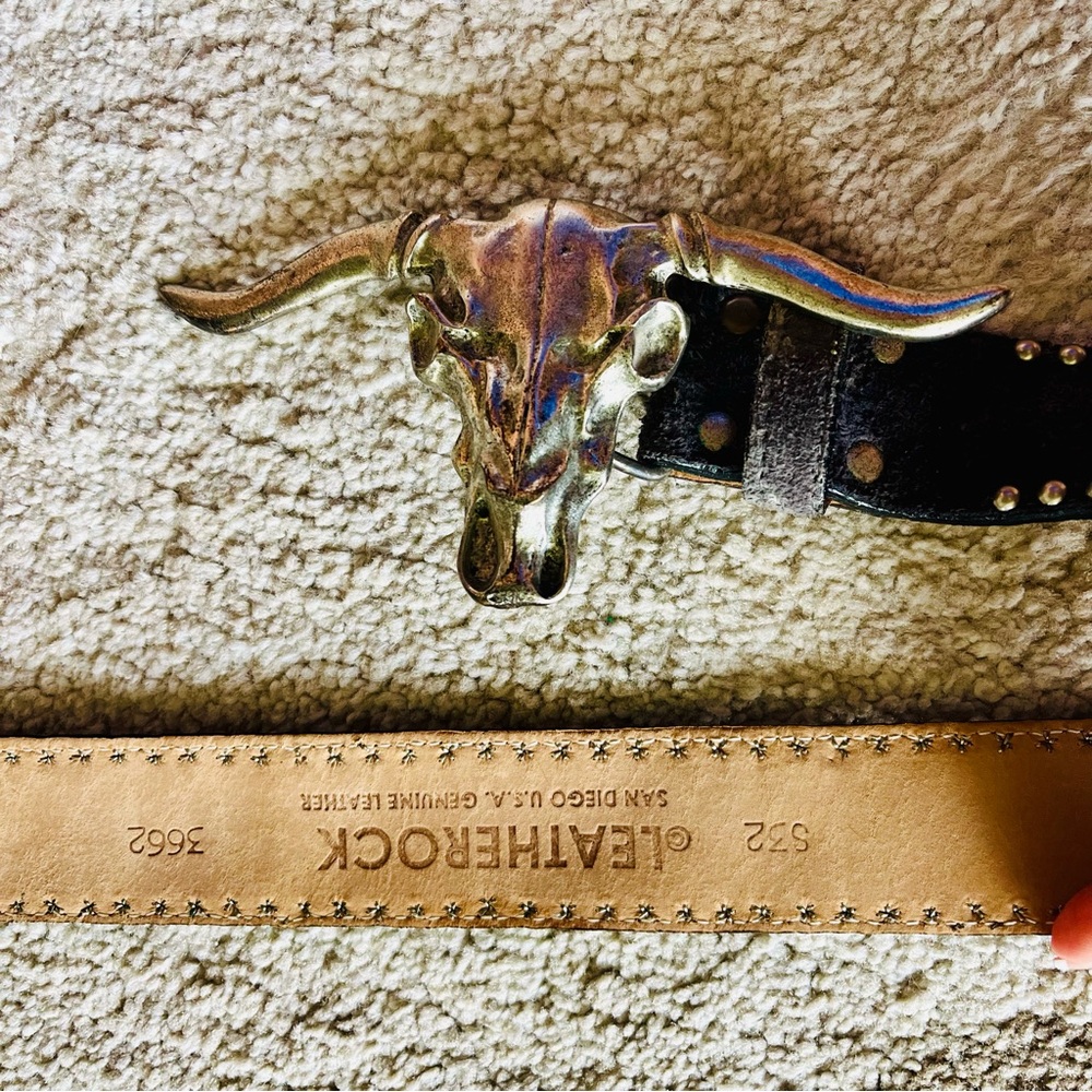 LEATHEROCK silver steer skull. Genuine leather silver studs very cool belt! Sm - Picture 10 of 16